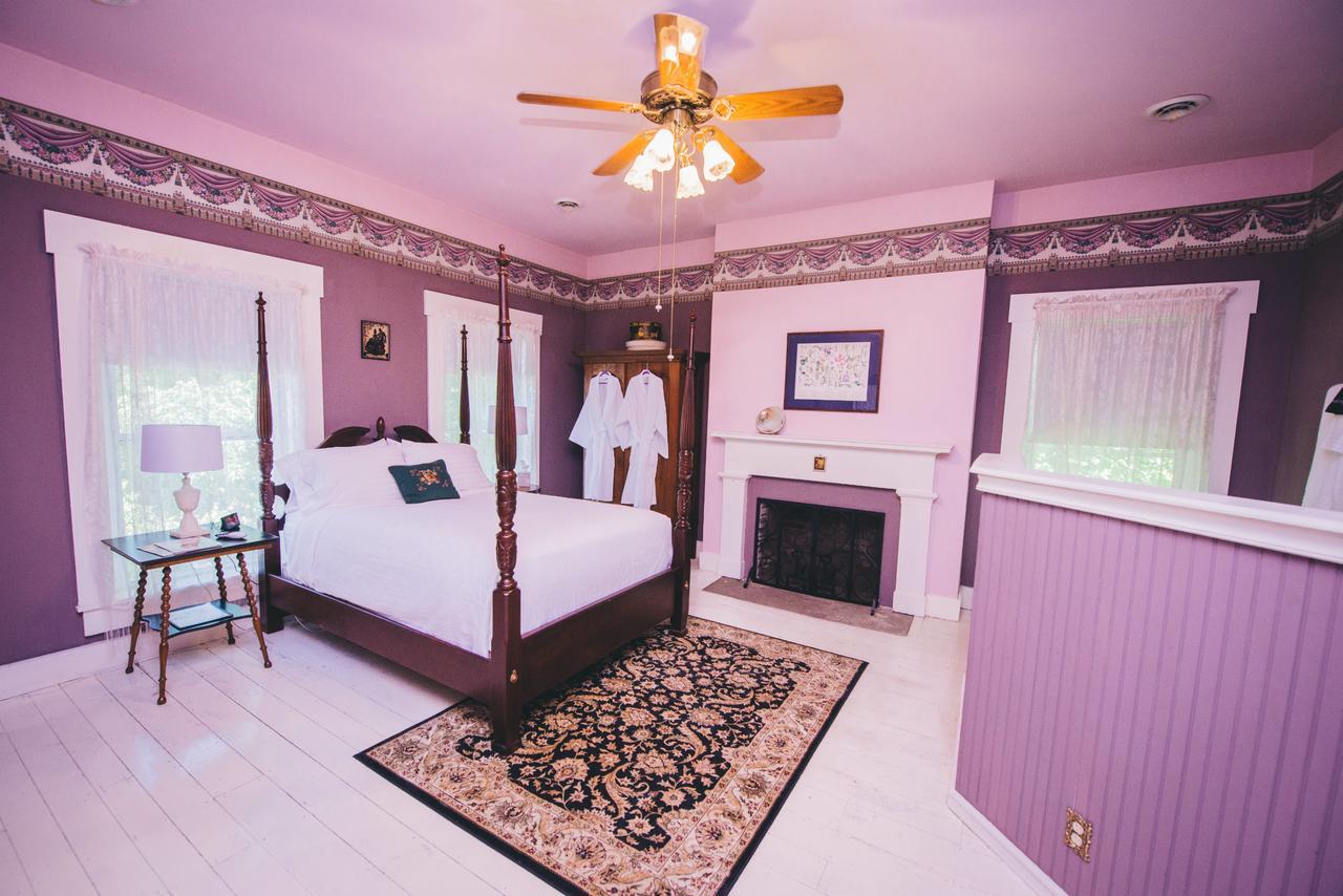 Old Caledonian Bed & Breakfast Екстериор снимка
