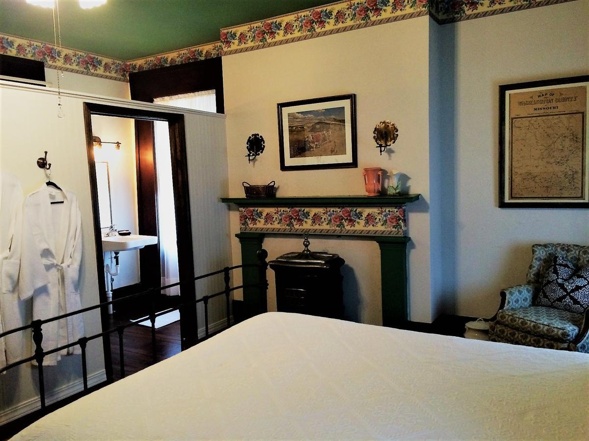 Old Caledonian Bed & Breakfast Екстериор снимка