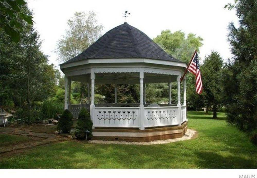 Old Caledonian Bed & Breakfast Екстериор снимка